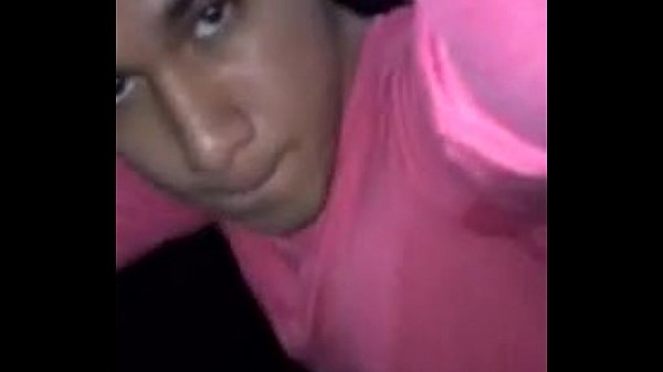 gay en publicos tirando servicios