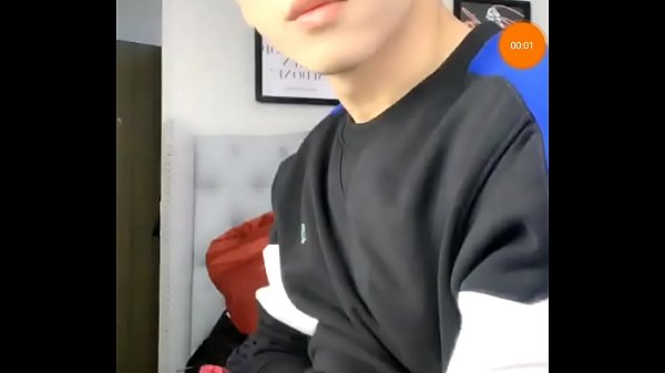Hotboy thủ dâm
