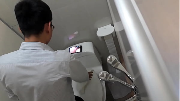 Trai VP thủ dâm