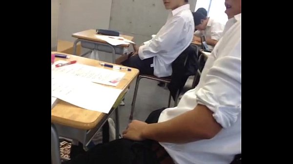 Japa com tesão na sala de aula