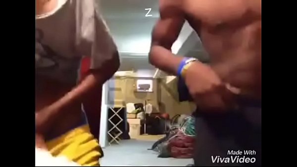 Parças heteros punhetando na cam
