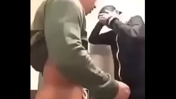Fudendo no Banheiro Público (Bare)
